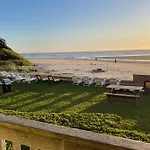 Schooner\'S Cove Inn