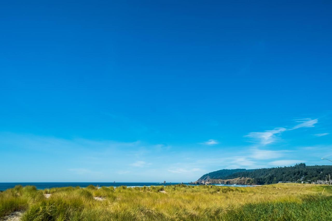 Sandals | & Oceanside Holiday home