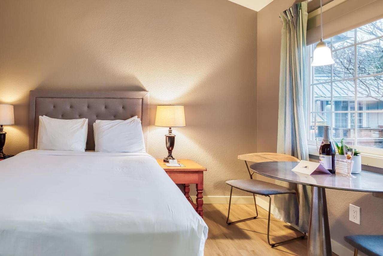 Inn At Haystack Rock 4*
