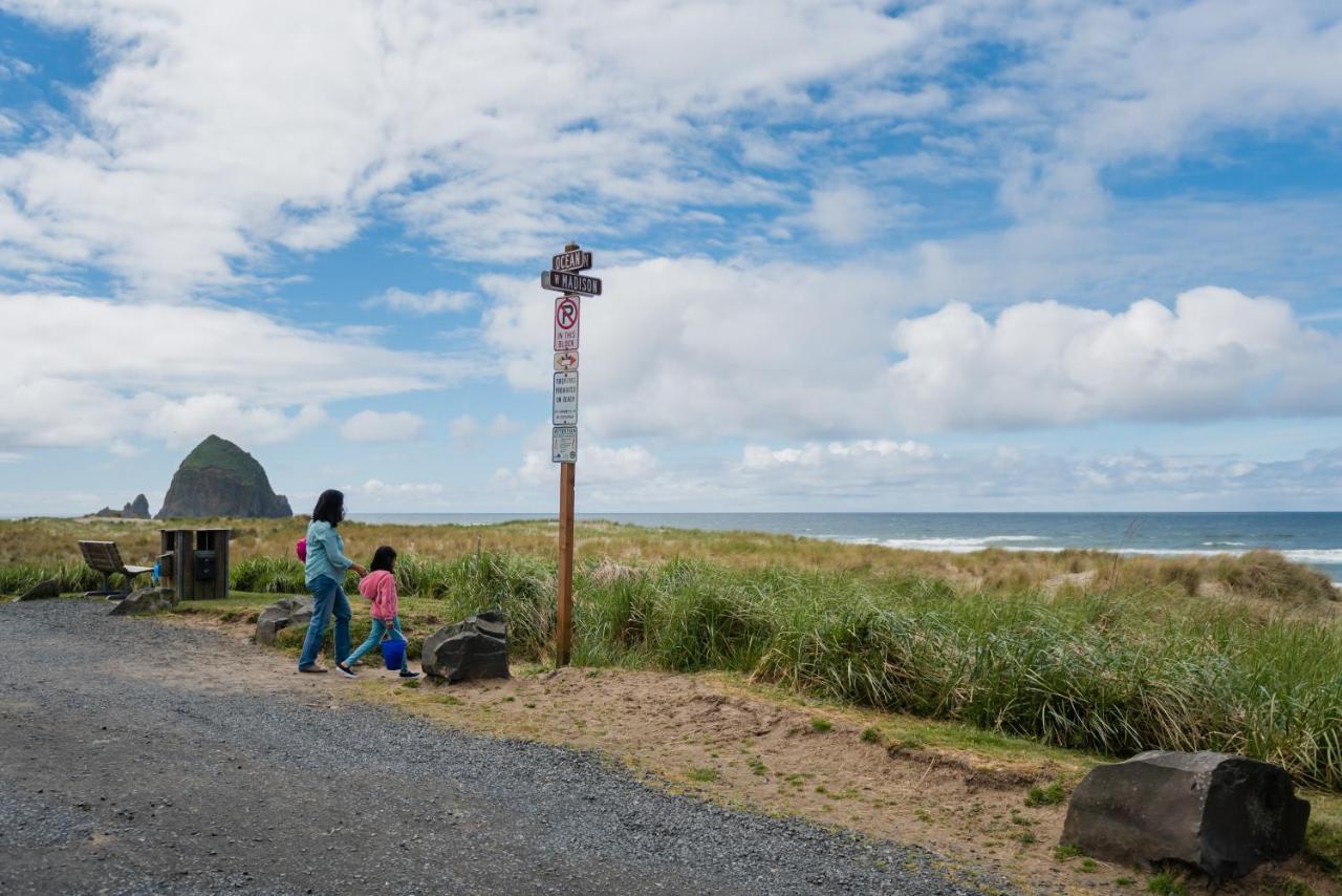 At Haystack Rock 4*