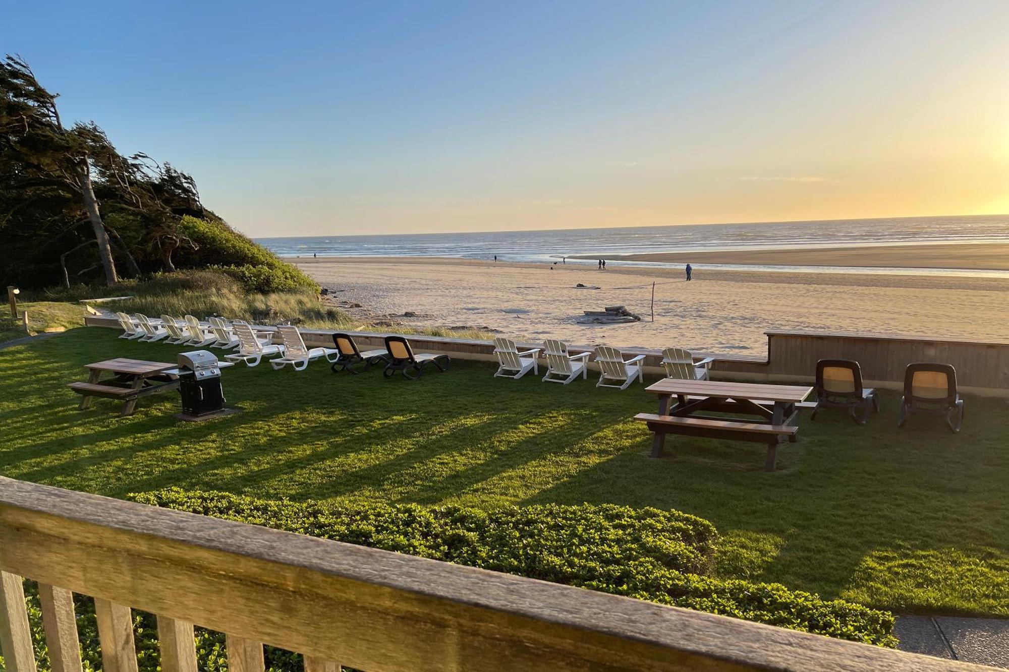 Schooner's Cove Hotel Cannon Beach