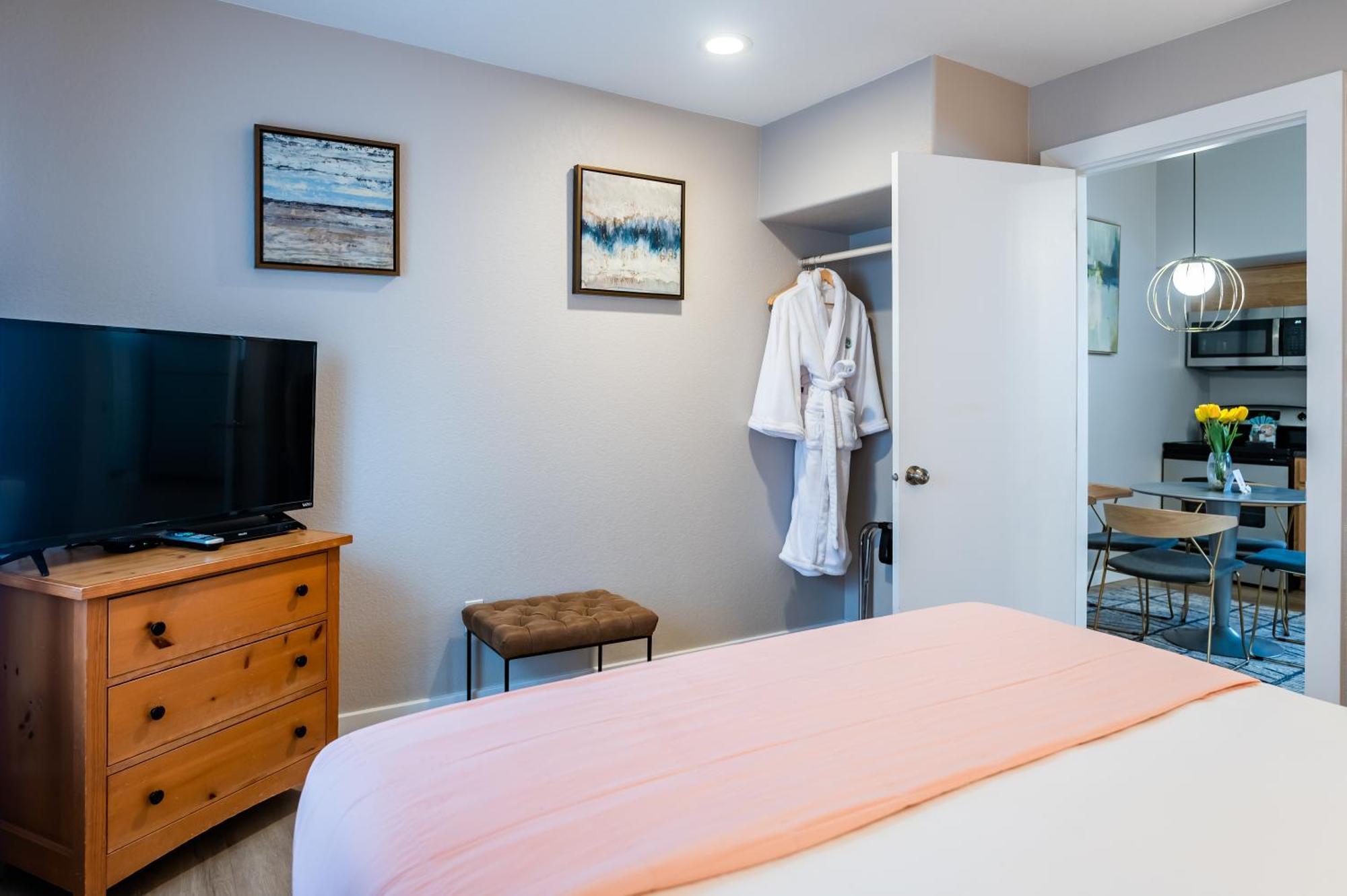 Inn At Haystack Rock