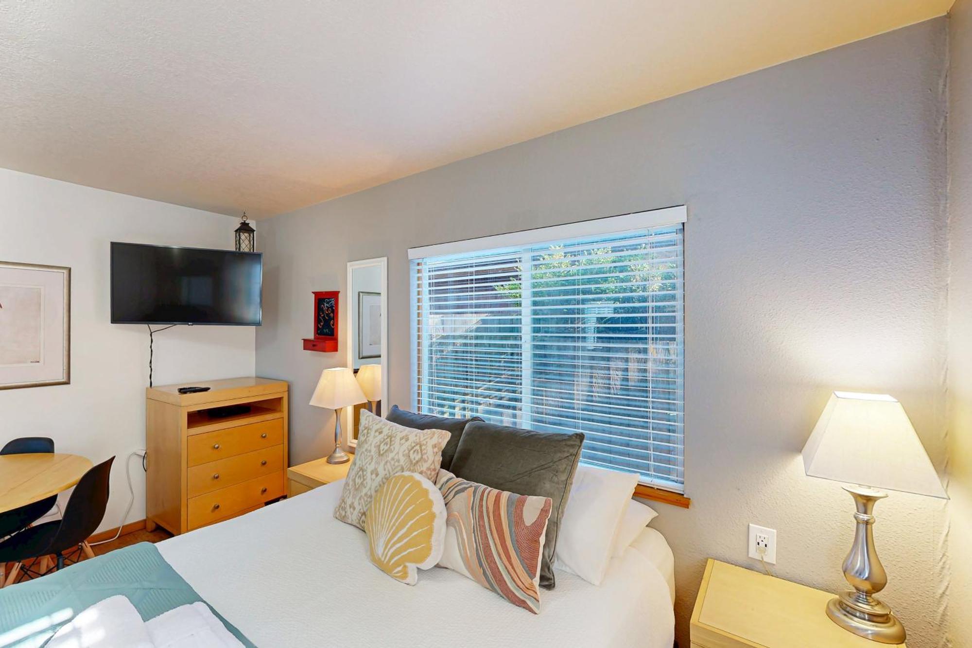 Beaches | Pirates Cove 8 Hotel