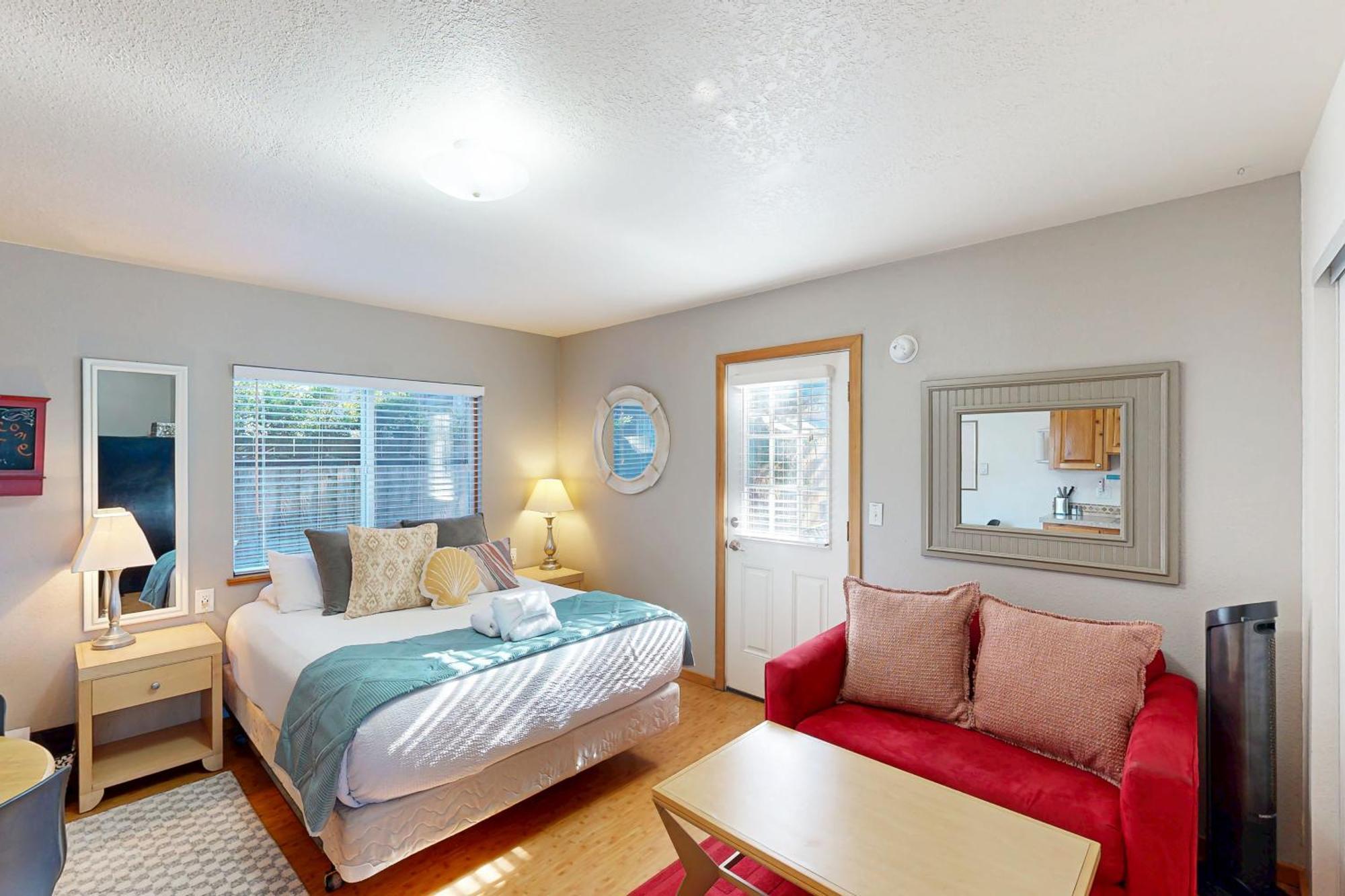 Hotel Beaches | Pirates Cove 8 Cannon Beach
