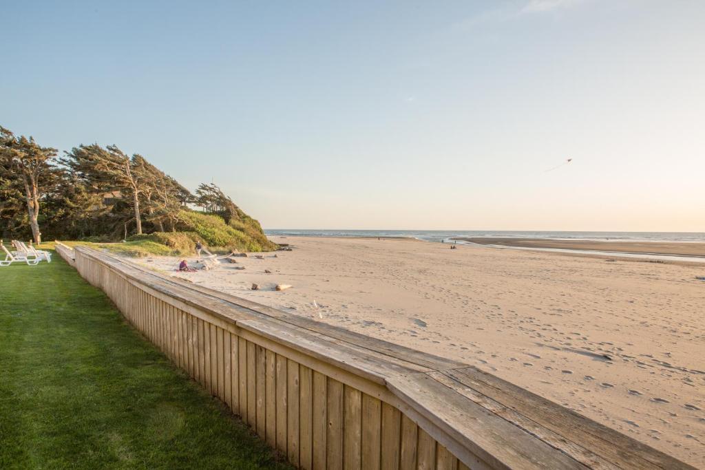 Schooner's Cove Cannon Beach