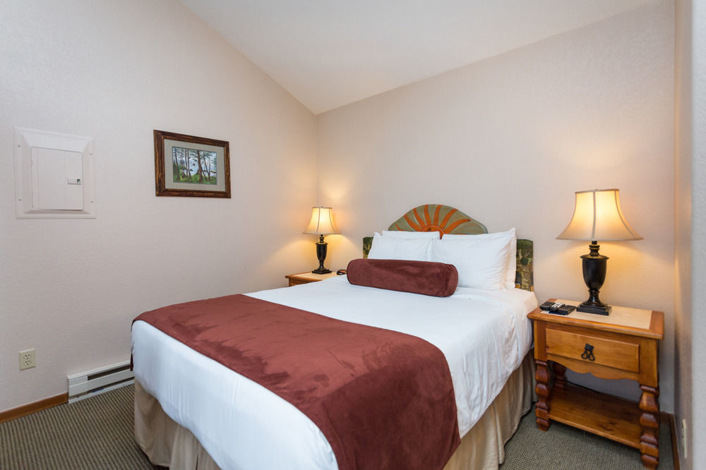 At Haystack Rock 4* Cannon Beach