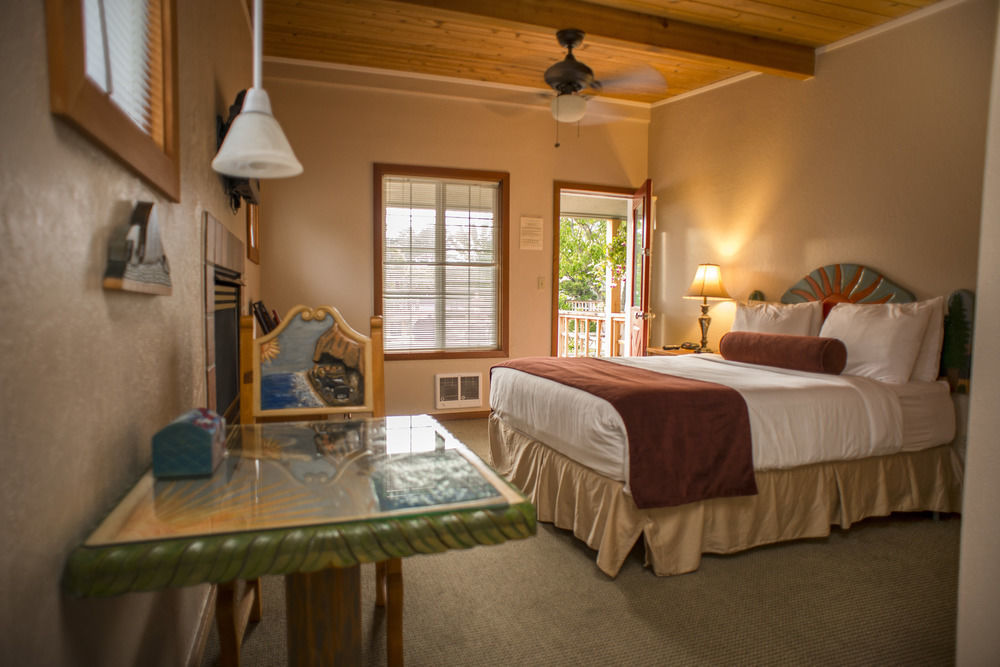 At Haystack Rock Inn 4*