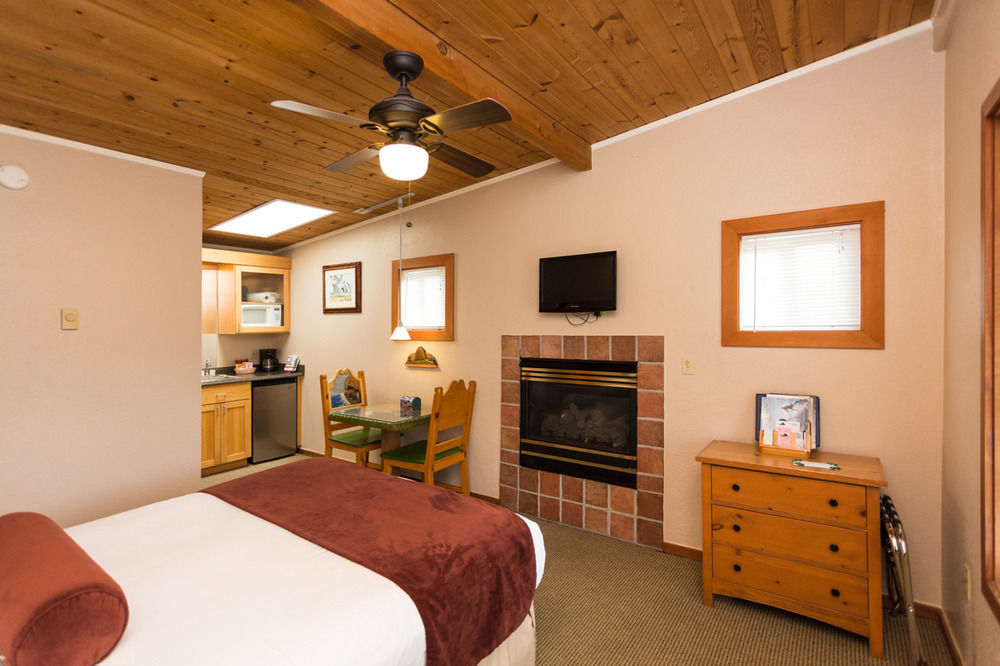 Inn At Haystack Rock