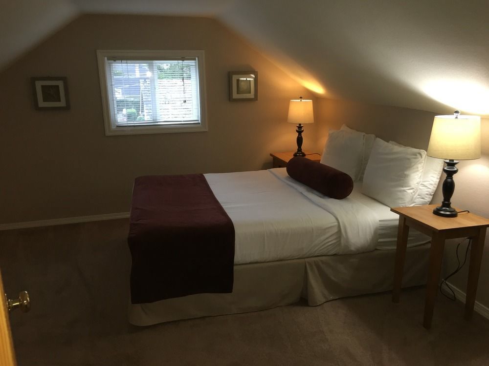 At Haystack Rock Inn