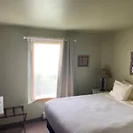 Sea Breeze Court