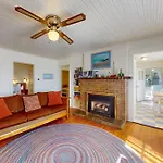 Captain John\'S Cannon Beach