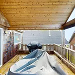 Cannon Beach Saltbox Cottage