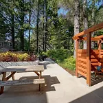 Beautiful Reverse Floor Plan Cottage Fire Pit Outdoor Shower Short Walk To Beach Fireplace Decks 3309