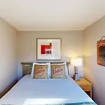 Beaches Inn | Buccaneer Bay Bungalow