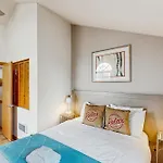 Beaches Inn | Pacific Surf Townhouse