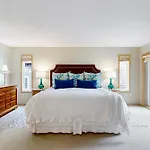 Chapman Point Cannon Beach Home With Hot-Tub