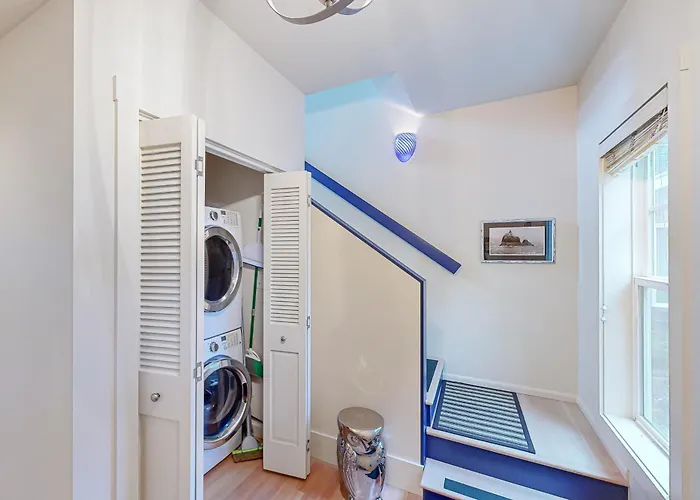 Cannon Beach Saltbox Cottage