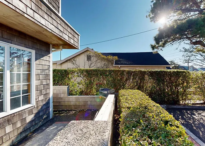 Beaches Inn | Sandpiper Pier Cottage