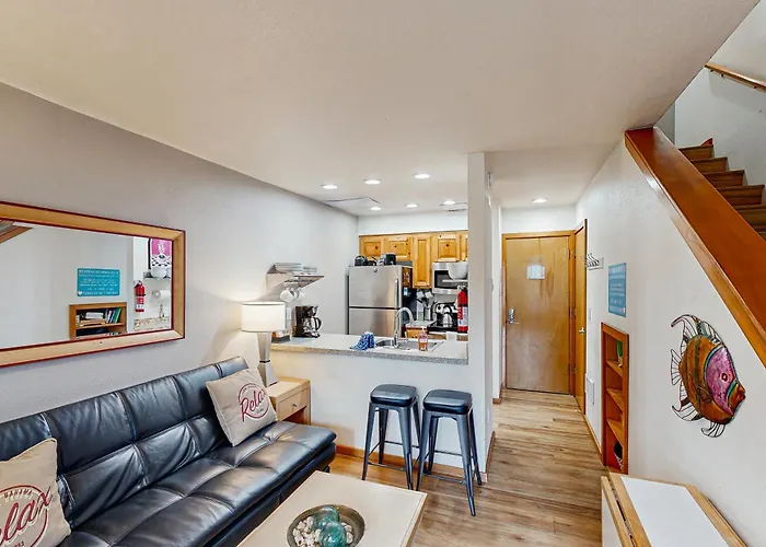Beaches Inn | Pacific Surf Townhouse
