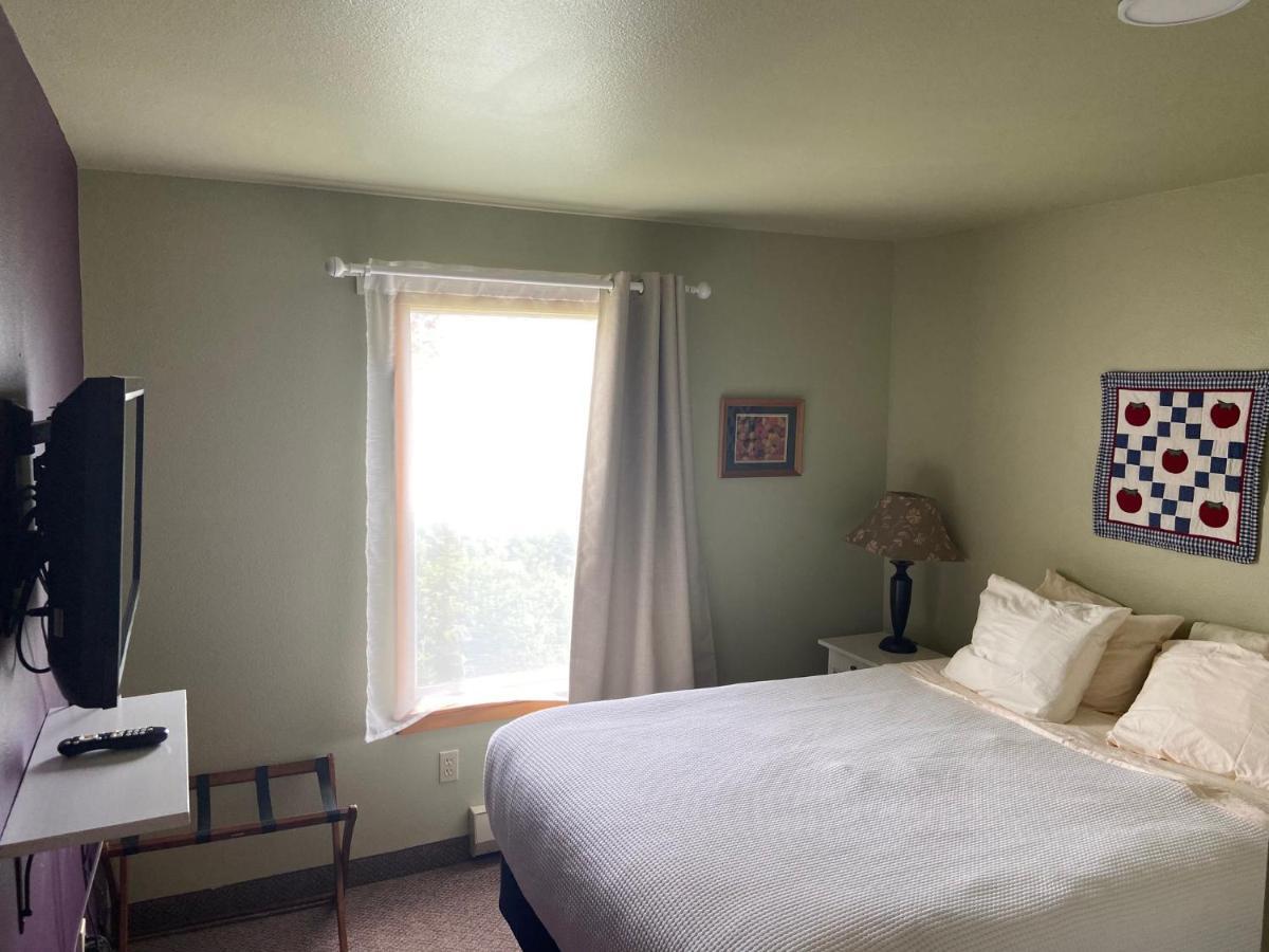 Sea Breeze Court Inn 3*
