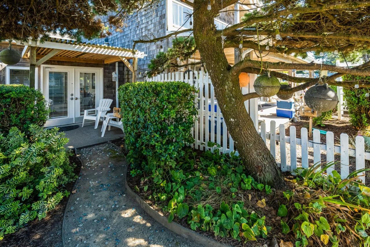 Sandals | Oceanside Holiday home