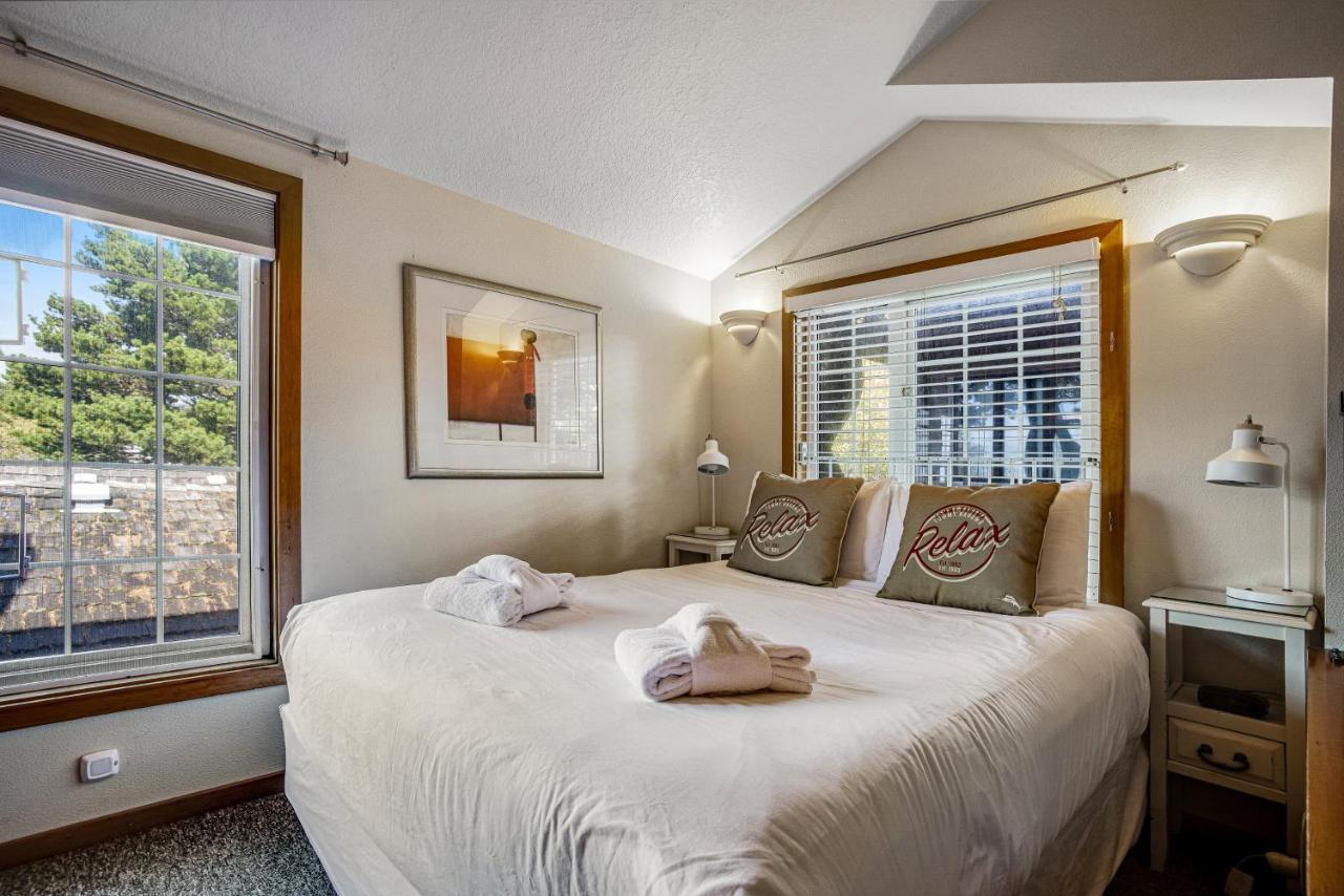 Beaches | Herons Nest Loft Hotel