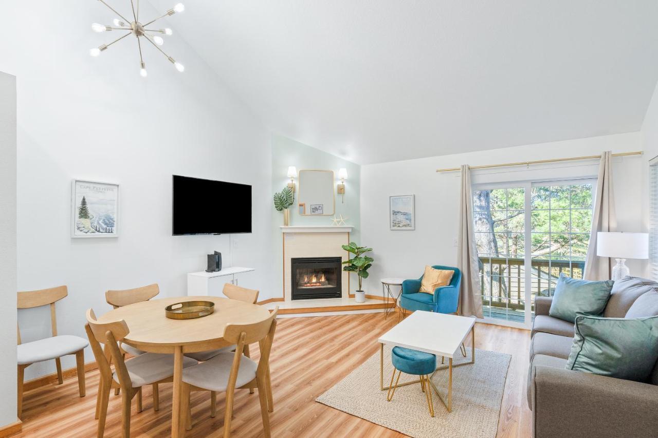 Holiday home Cannon Retreat: Oceanfront With Fireplaces