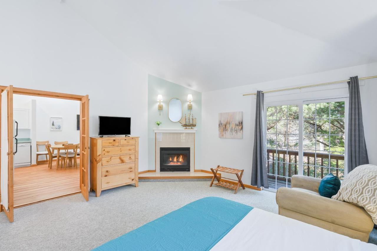 Holiday home Cannon Retreat: Oceanfront With Fireplaces