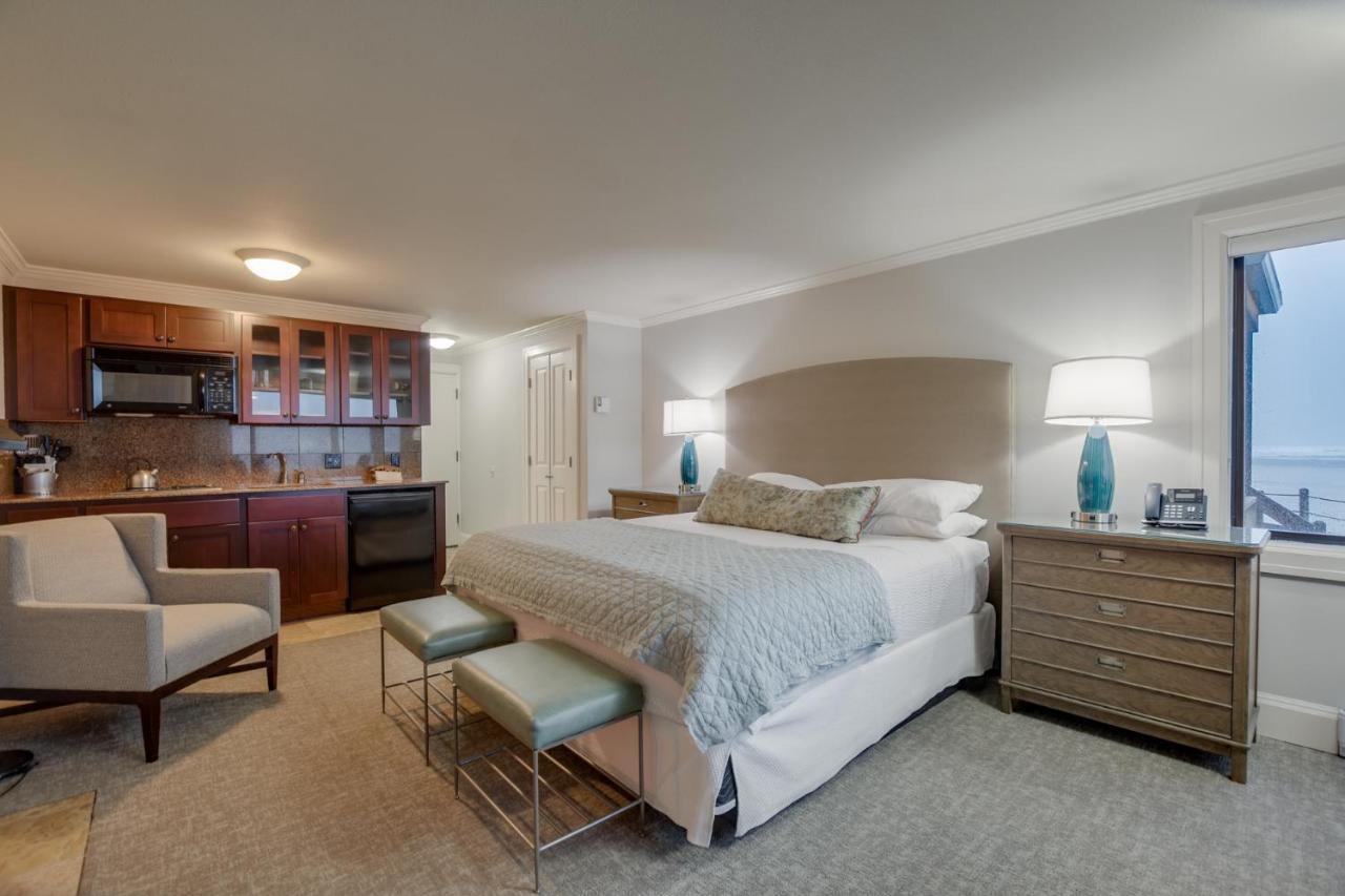 The Waves Hotel 3*