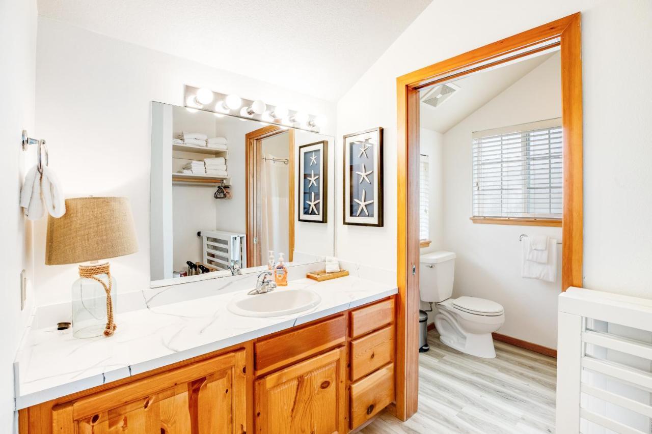 South Hemlock Apartment *
