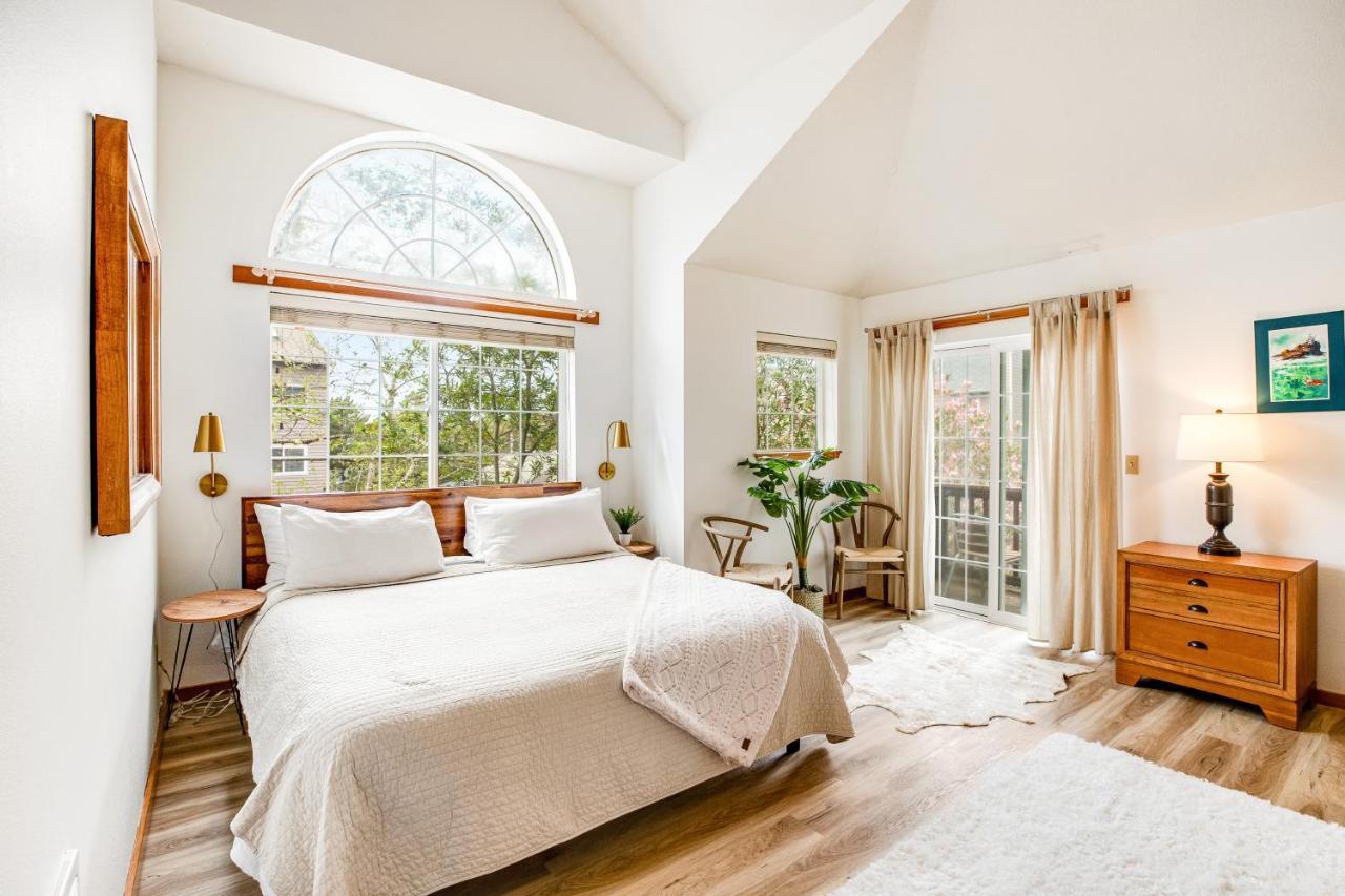 South Hemlock Apartment Cannon Beach