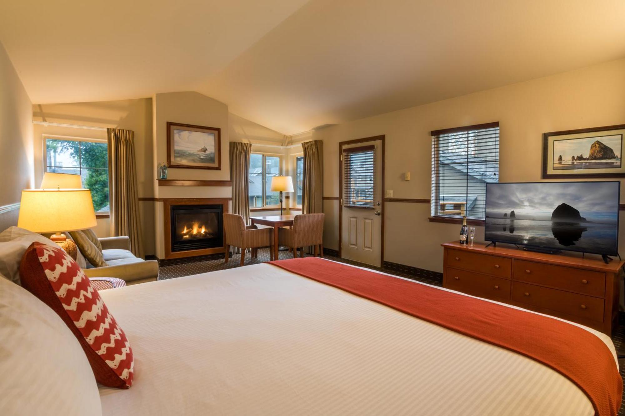 At Cannon Hotel Cannon Beach