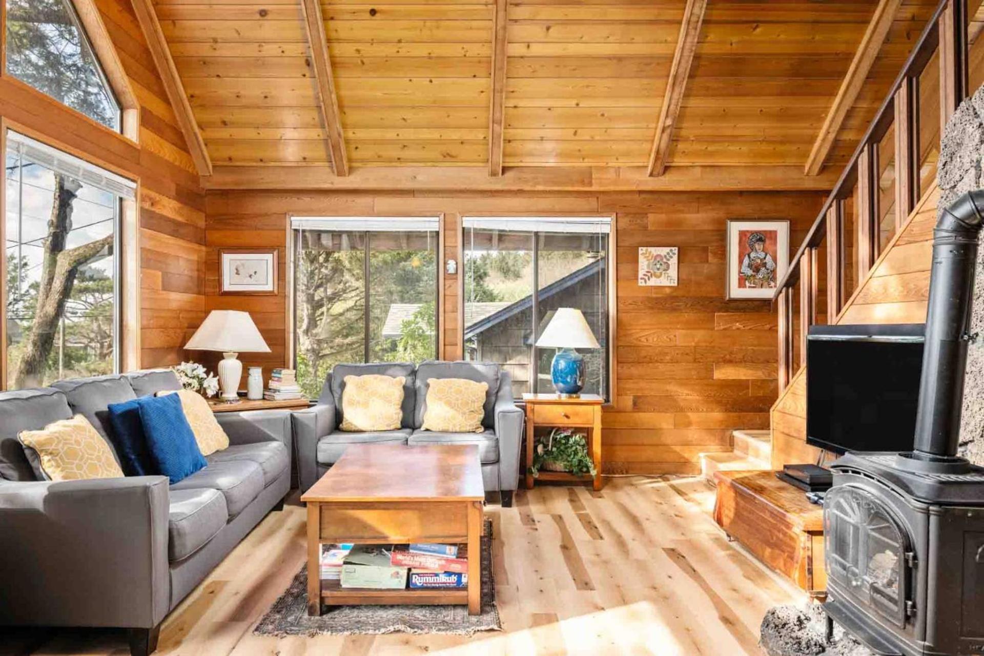 Hemlock House * Cannon Beach