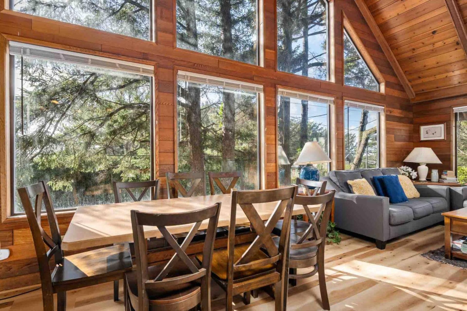 Hemlock House * Cannon Beach
