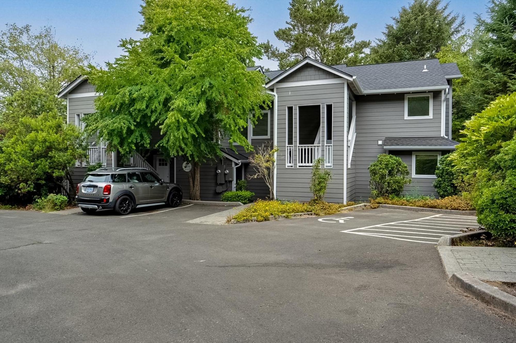 South Hemlock Apartment Cannon Beach