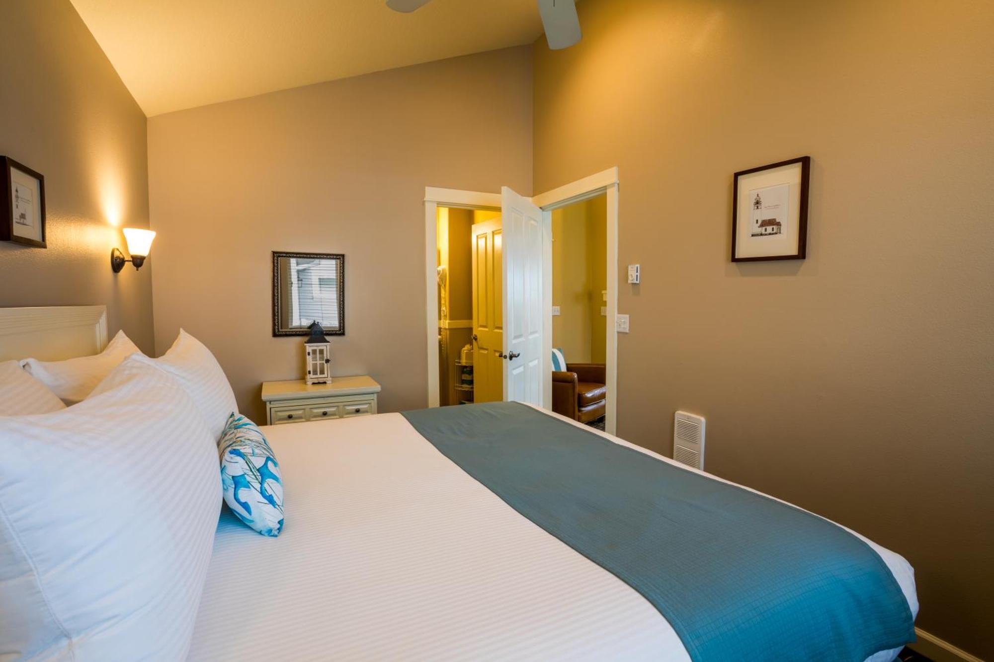 Hotel Lighthouse 4*