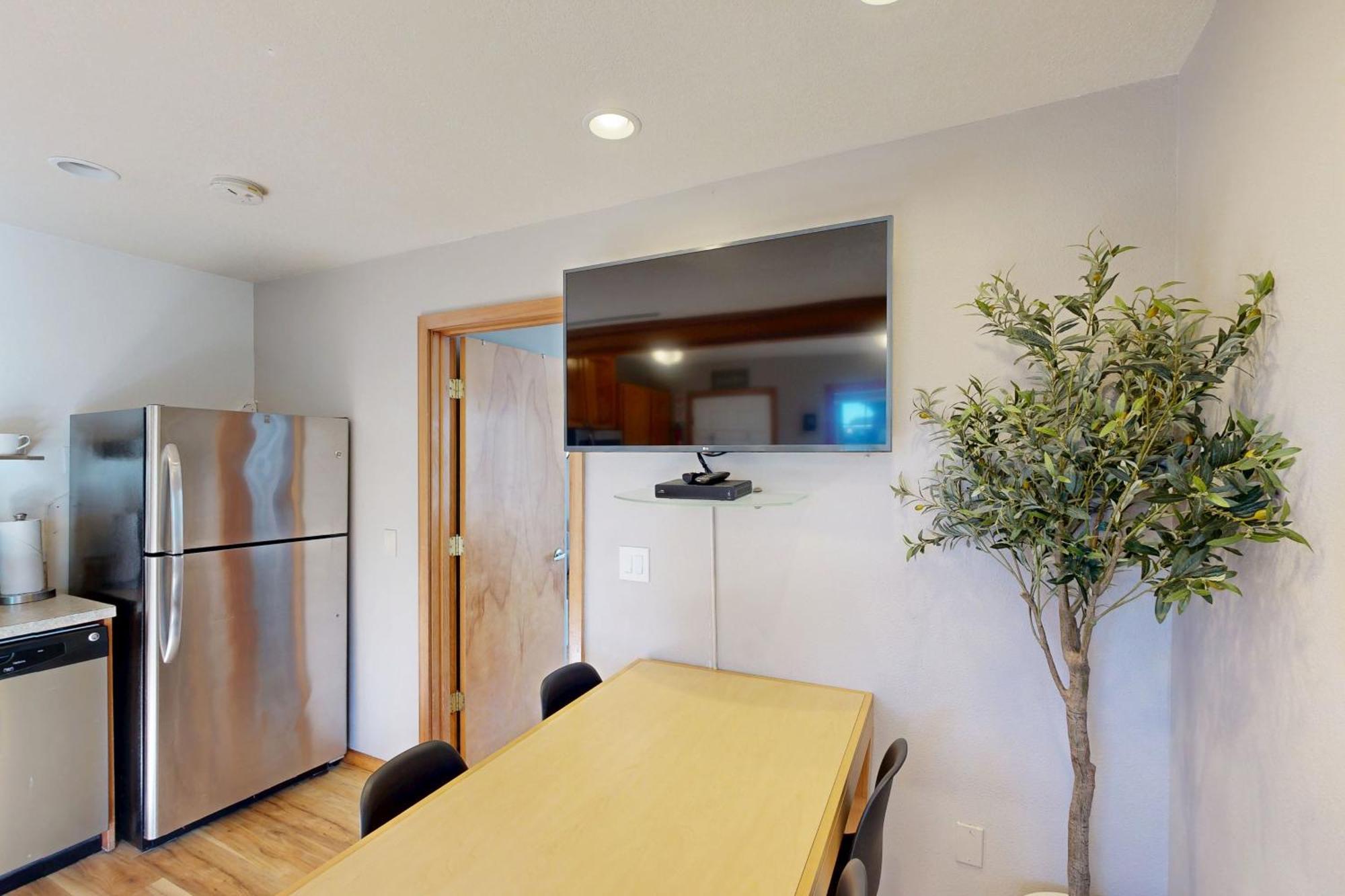 Beaches | Sandpiper Pier Apartment *