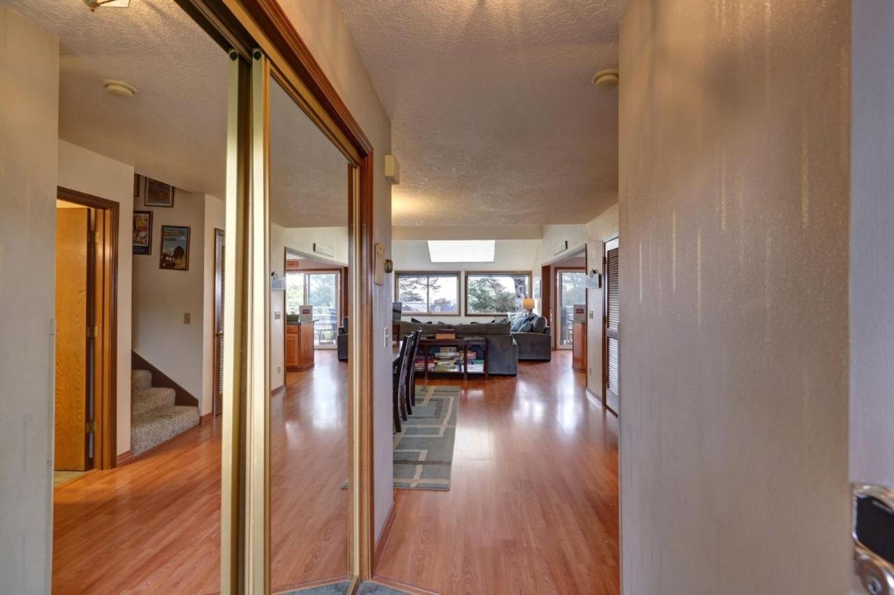 Cannon Ocean Views ! Close To Beach! * Cannon Beach