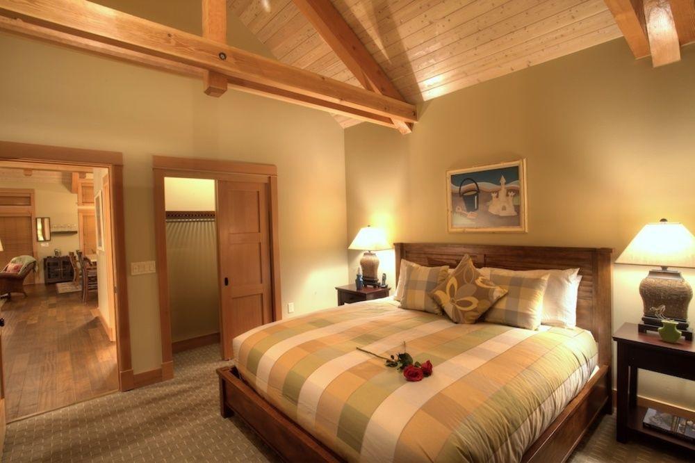 Lodges At