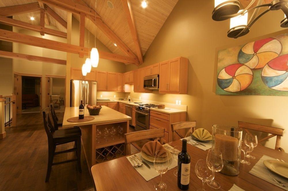 Villa Lodges At *