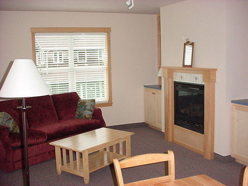 Inn Sea Breeze Court Cannon Beach
