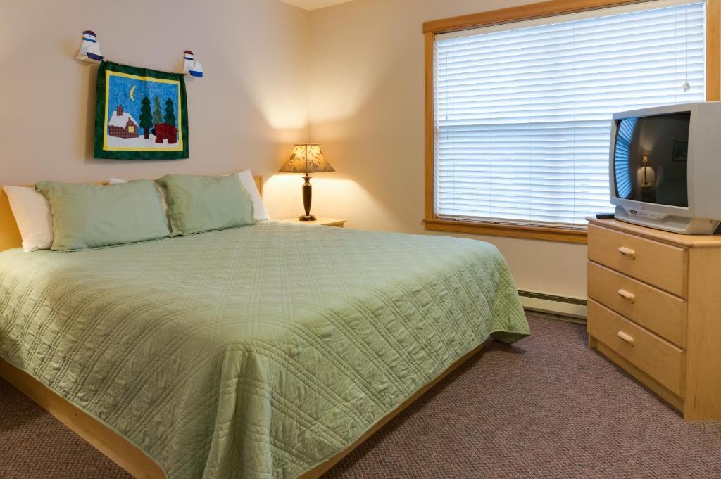 Sea Breeze Court Inn 3*