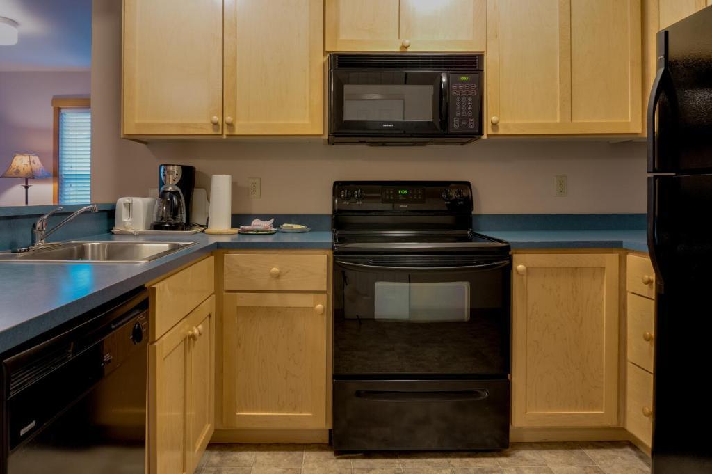 Sea Breeze Court Inn 3*