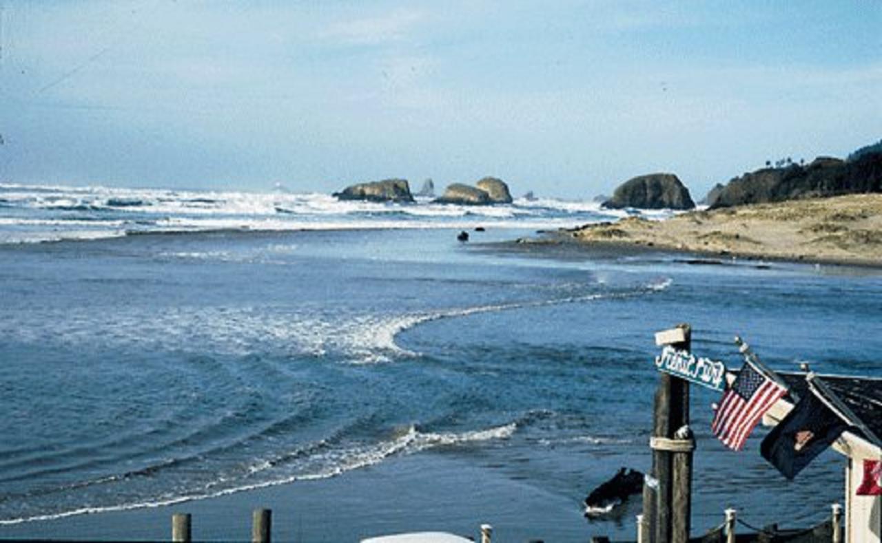 Hotel Webb's Scenic Surf