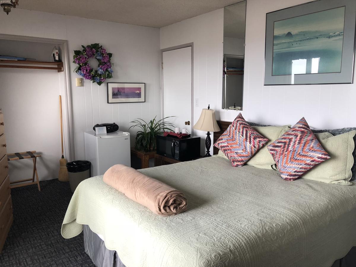 Webb's Scenic Surf Hotel
