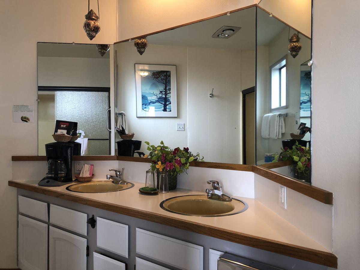 Webb's Scenic Surf Hotel 3*