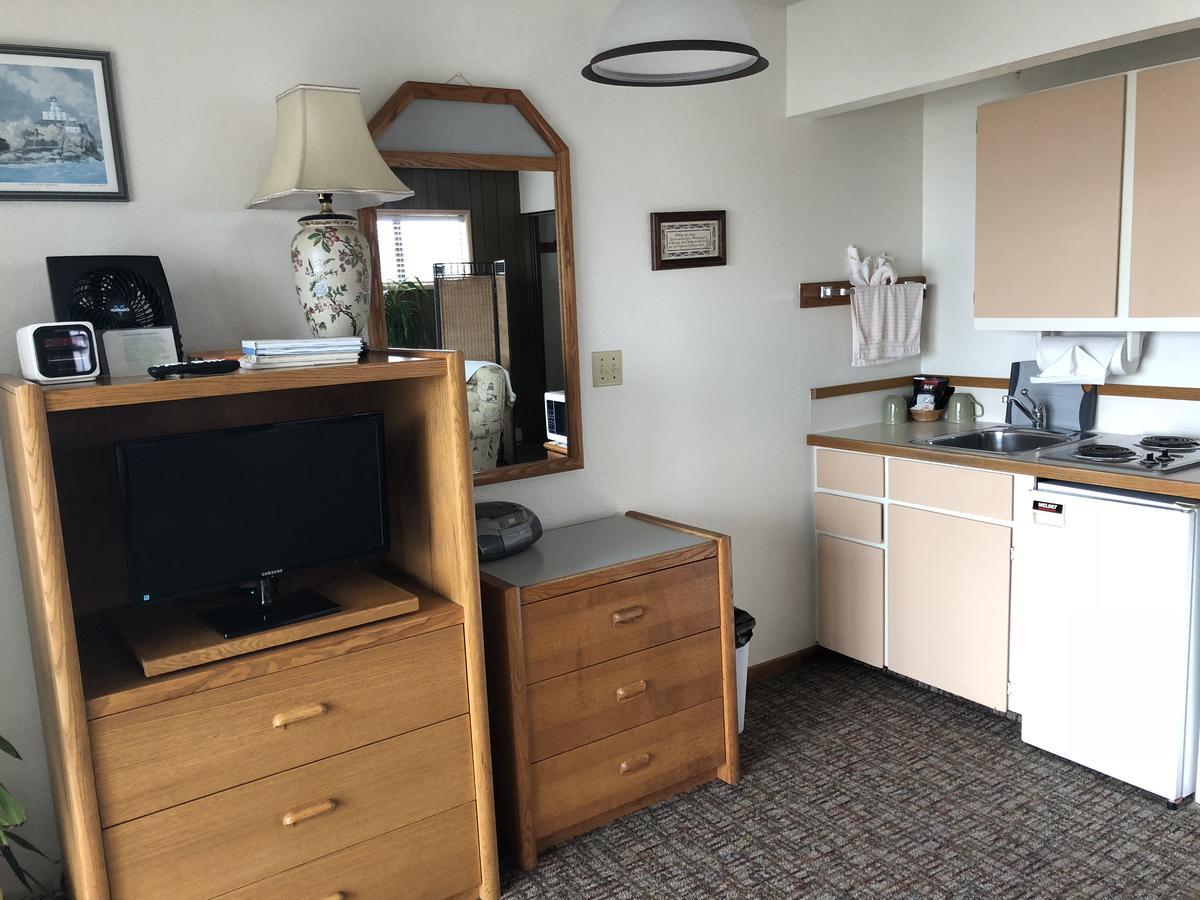 Webb's Scenic Surf Hotel