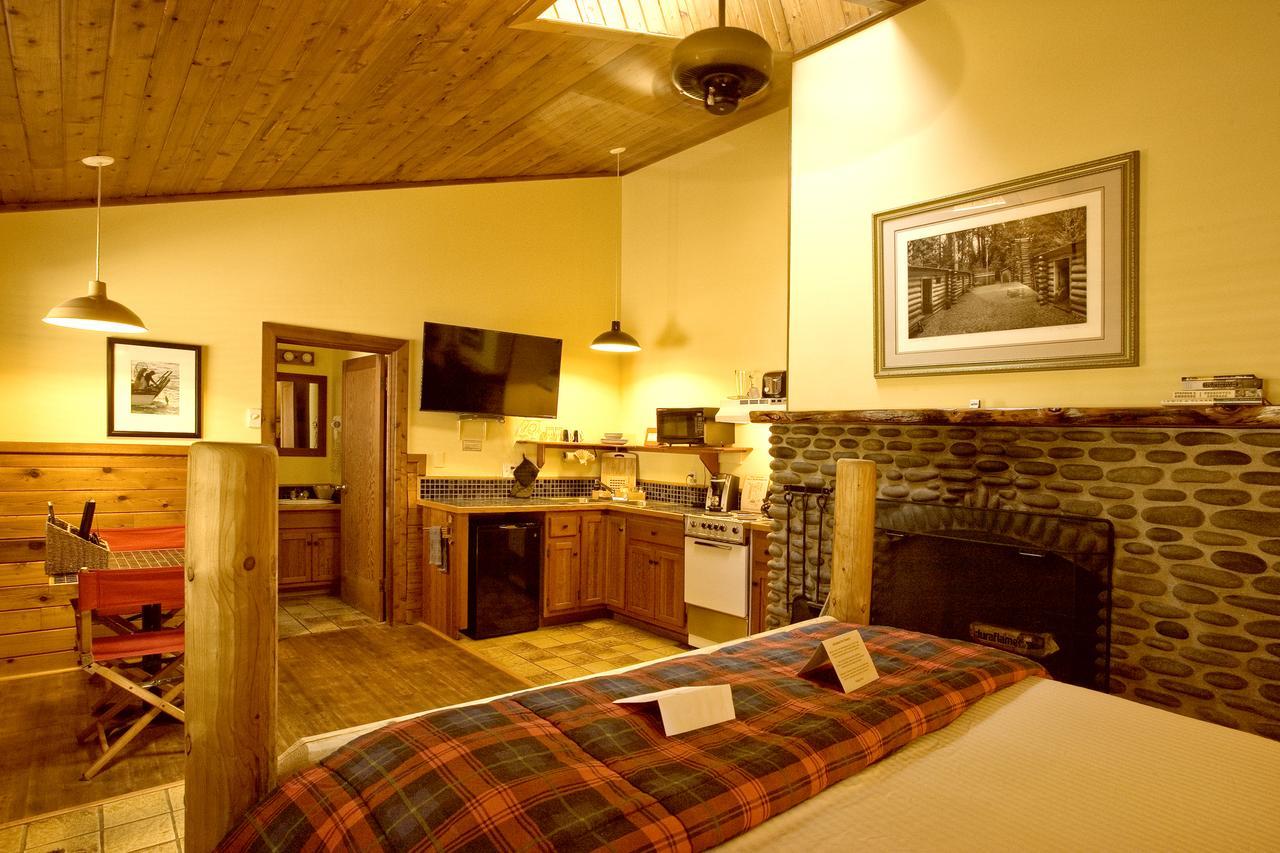 Hearthstone Hotel