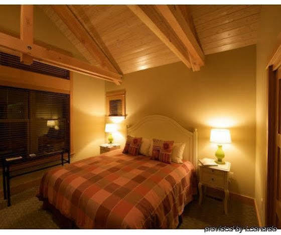Villa Lodges At *