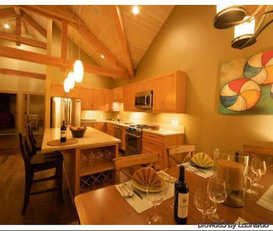 Lodges At Cannon Beach